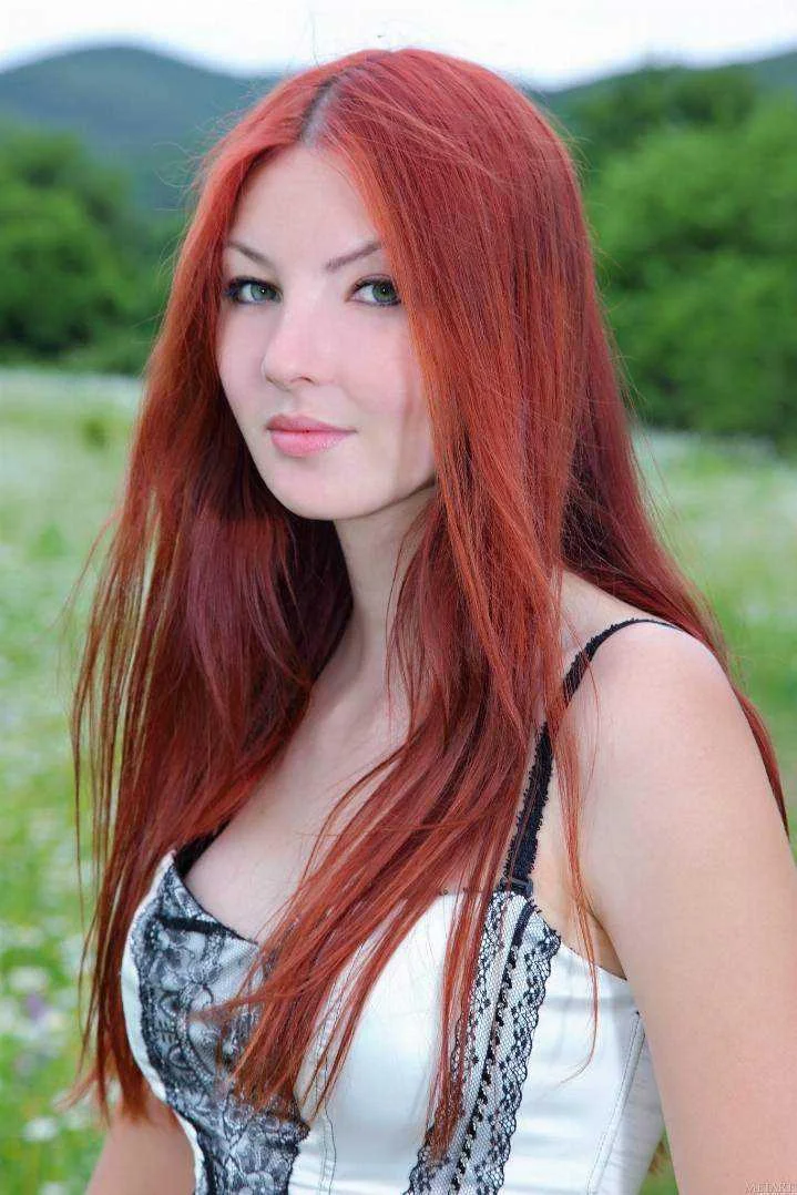 Nalli A in "MISTIQUE"