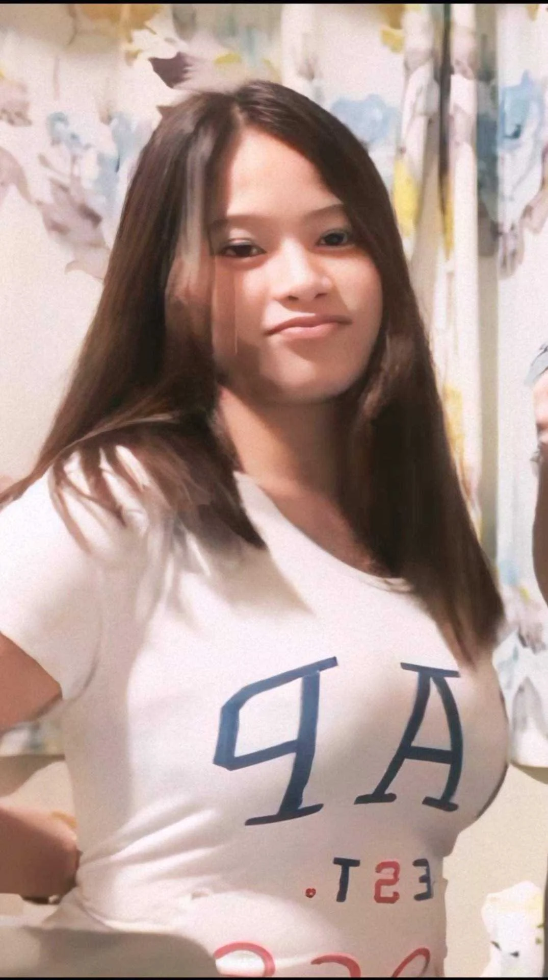 Gap Girl Focused Enhanced HD