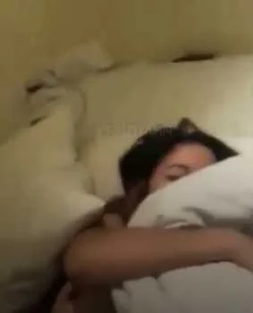Tamang takip lang sa bibig para di marinig ni Mommy at Daddy.jpg