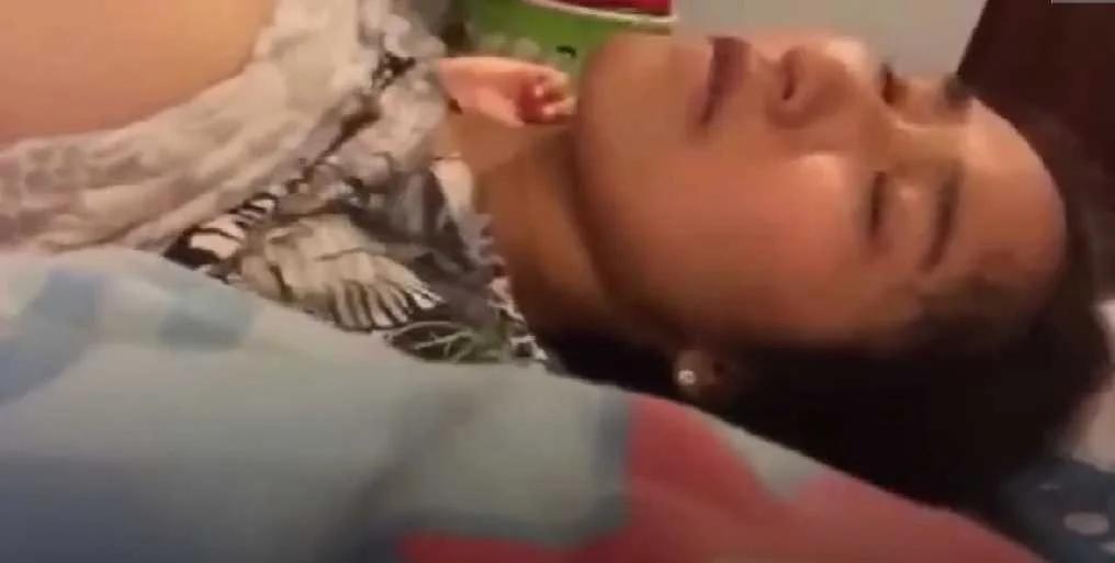 Siniil ang suso ni dilag sabay creampie .jpg