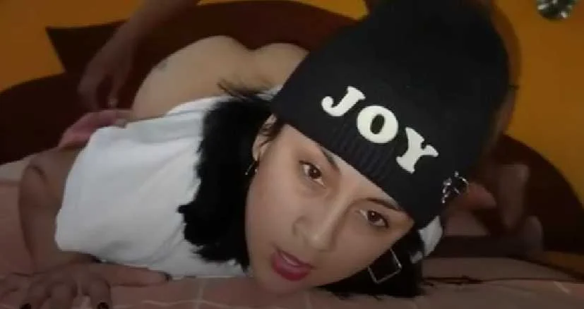Kinantot ang malibog na step sister na si Joy.webp