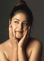 Shreya Tyagi Breasts Scene in Bye 2