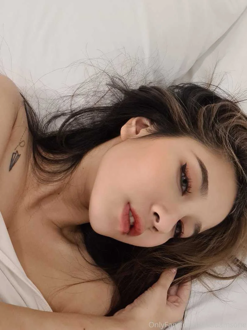 irisadamsone_1445.webp