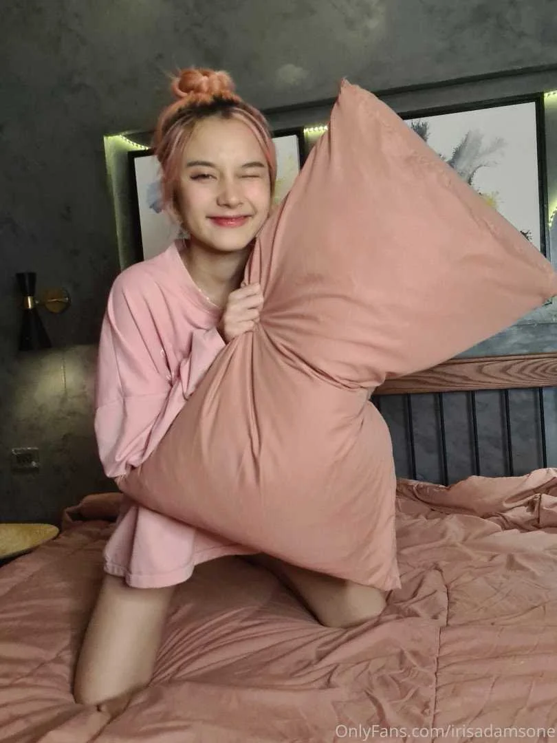 irisadamsone_2127777.webp