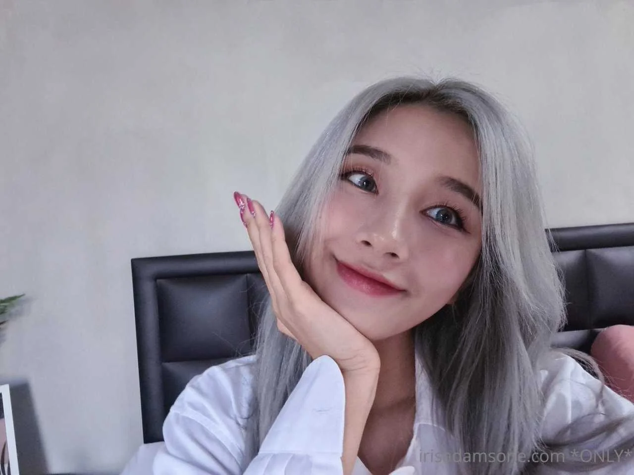 irisadamsone_2127801.webp