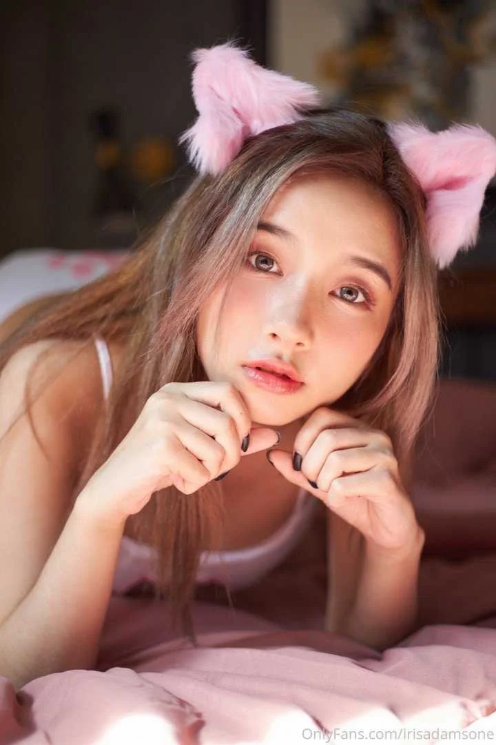 irisadamsone_2127824.webp