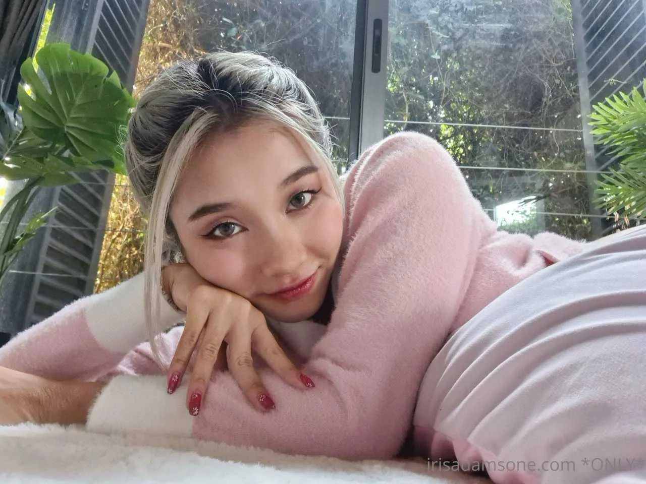 irisadamsone_2127828.webp