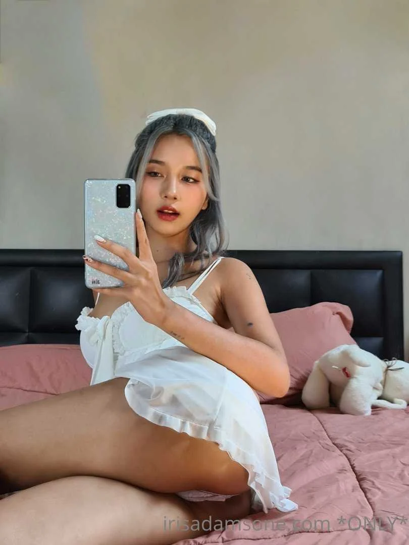 irisadamsone_2127891.webp