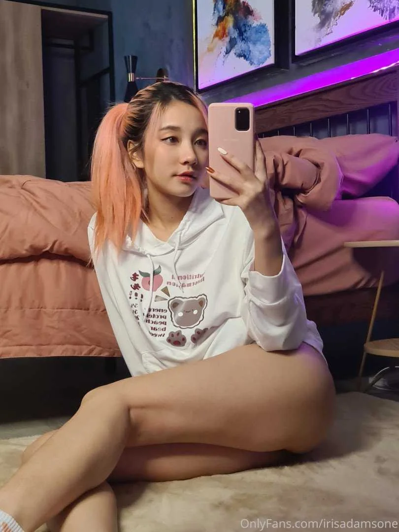 irisadamsone_2127933.webp