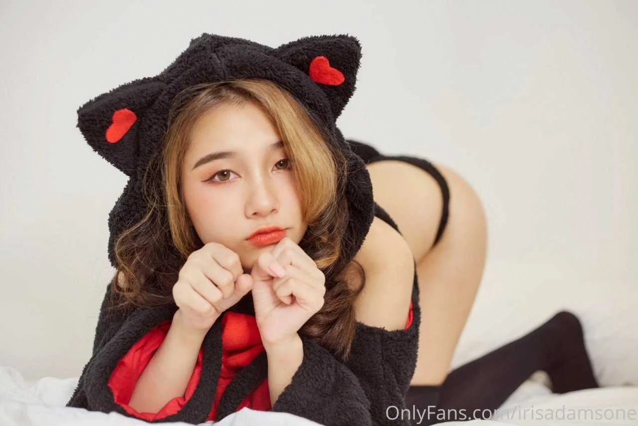 irisadamsone_2127997.webp