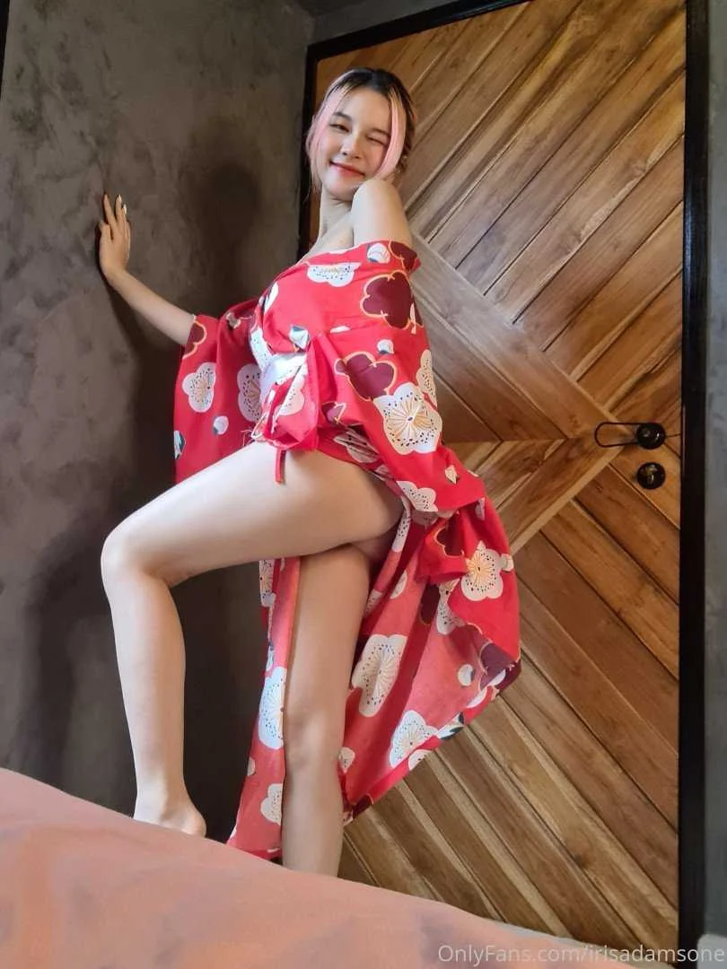 irisadamsone_2128203.webp
