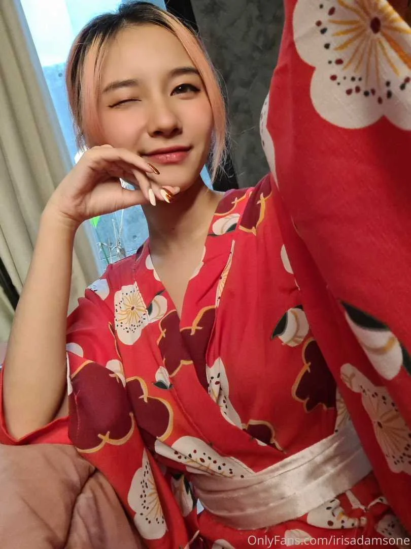 irisadamsone_2128484.webp