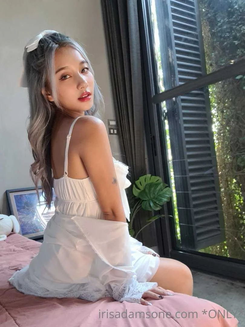 irisadamsone_2128608.webp