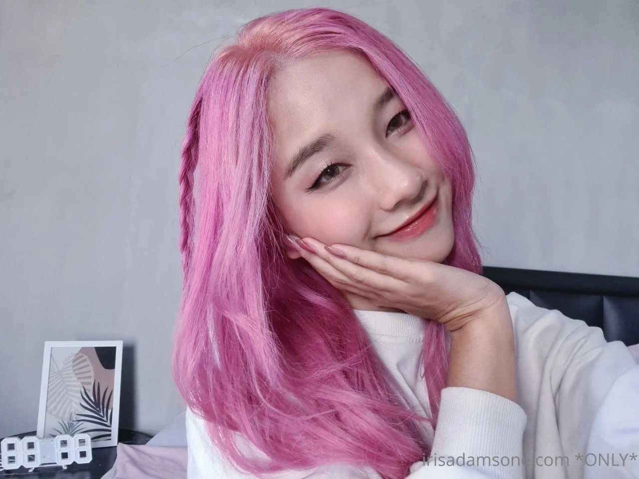 irisadamsone_2128937.webp