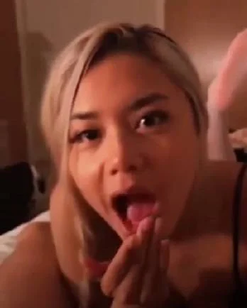 Napakasarap panoorin na kinakantot si Ganda.webp
