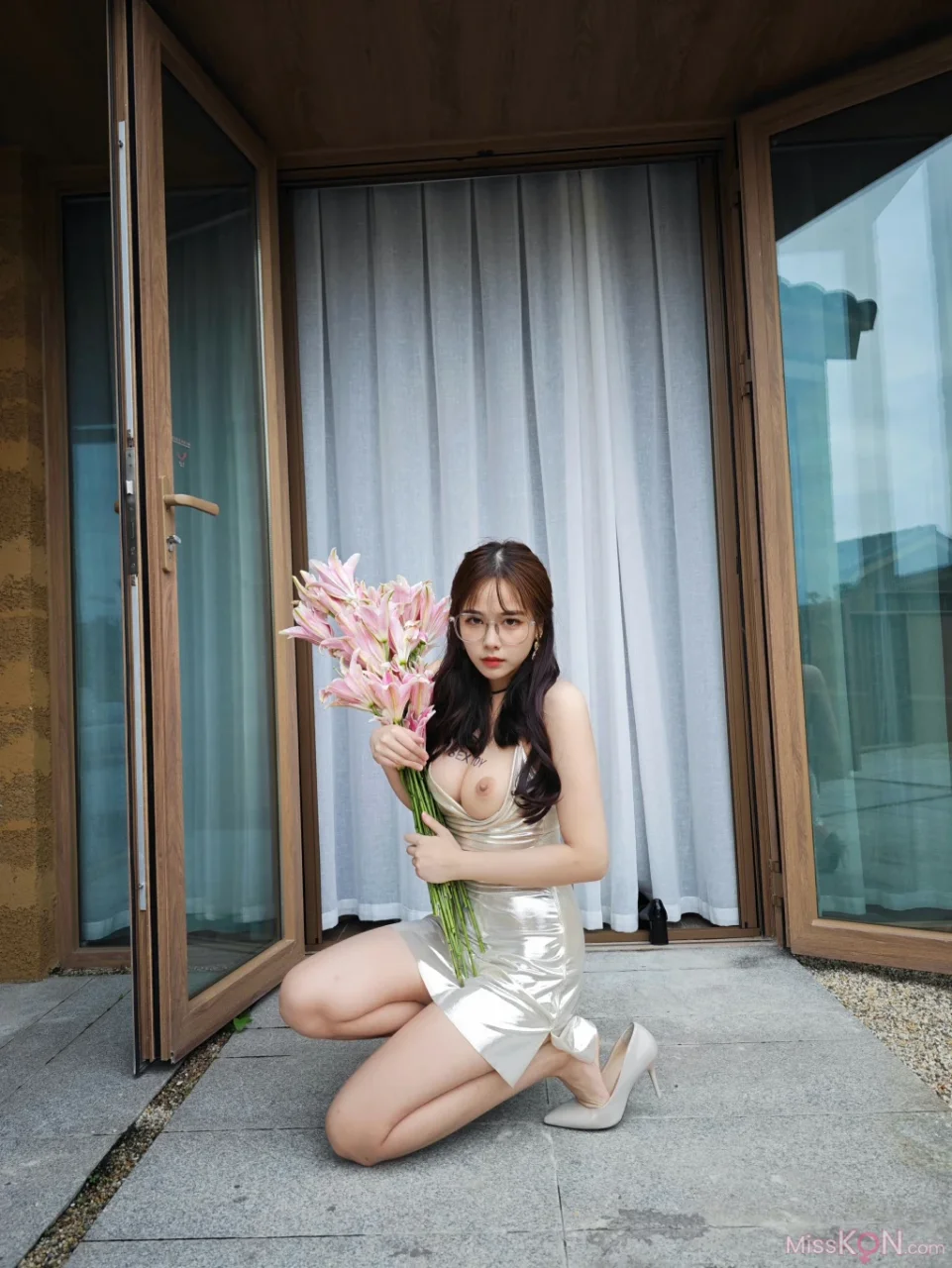 001.webp