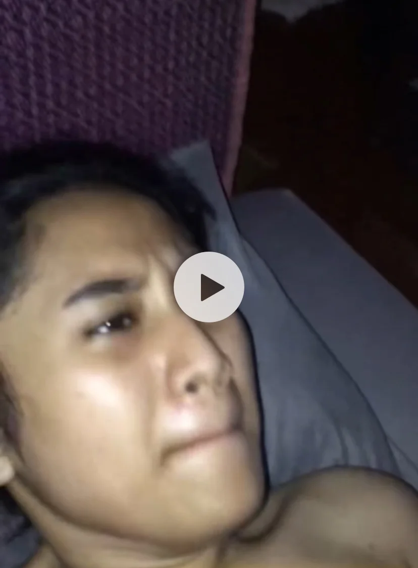Masikip Pa Ang Lungga Kaya Pinadulas ni Tomas Ang Kanyang Ahas.