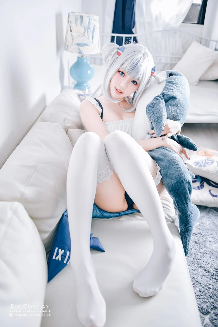 06_Ely_Gura_Swimsuit_6.webp