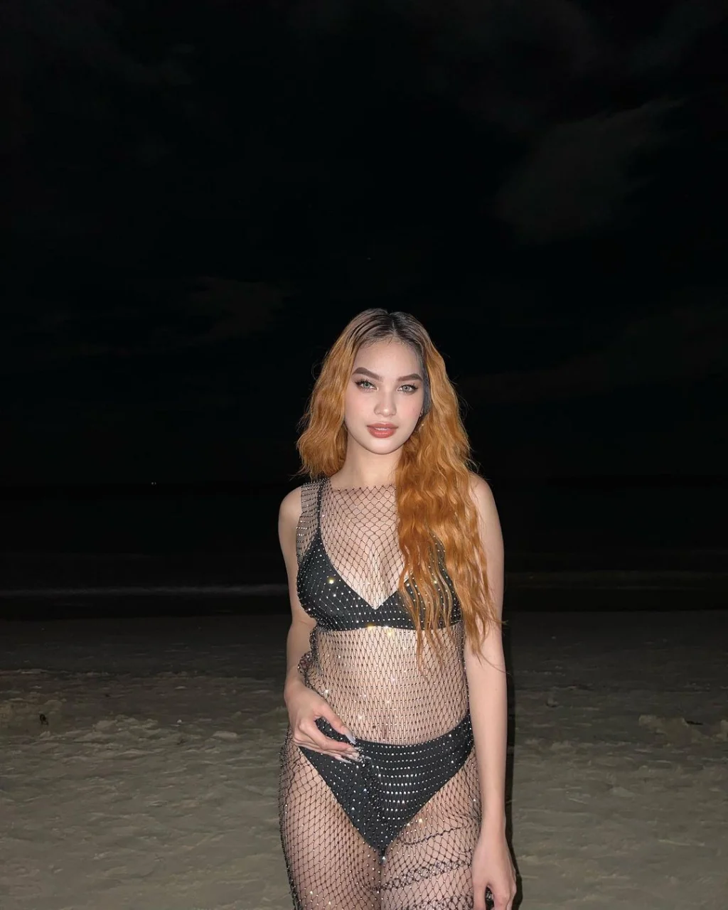 late night beach hits diff.webp