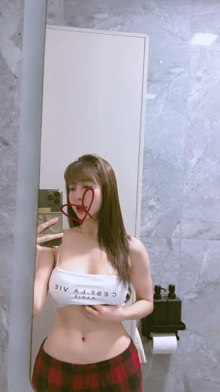 videoframe_8569.webp