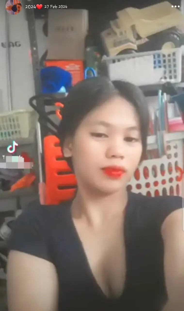 Thirsttrap ni Ex pareact lapag ko fb soon paunahan kayo sakanya hahaha