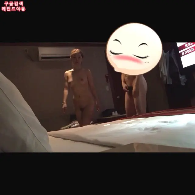 ____14.mp4_000002280.webp