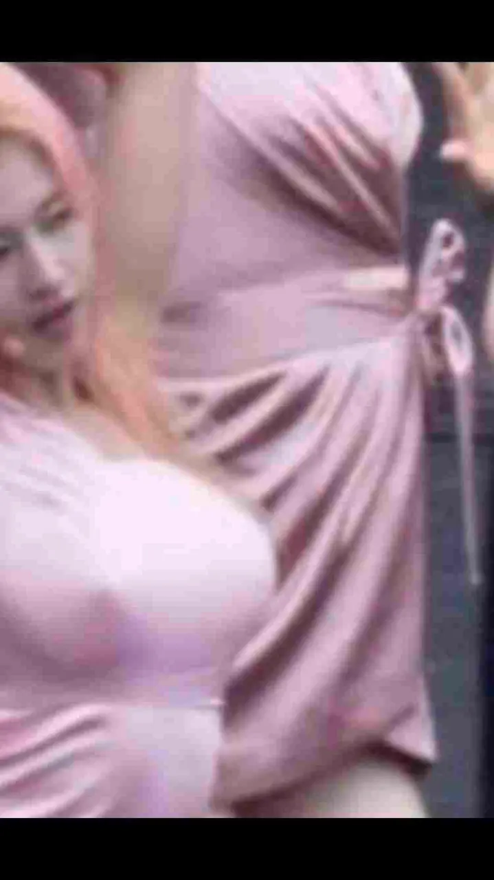 TWICE_Sana_nip_pokies_3049241.webp