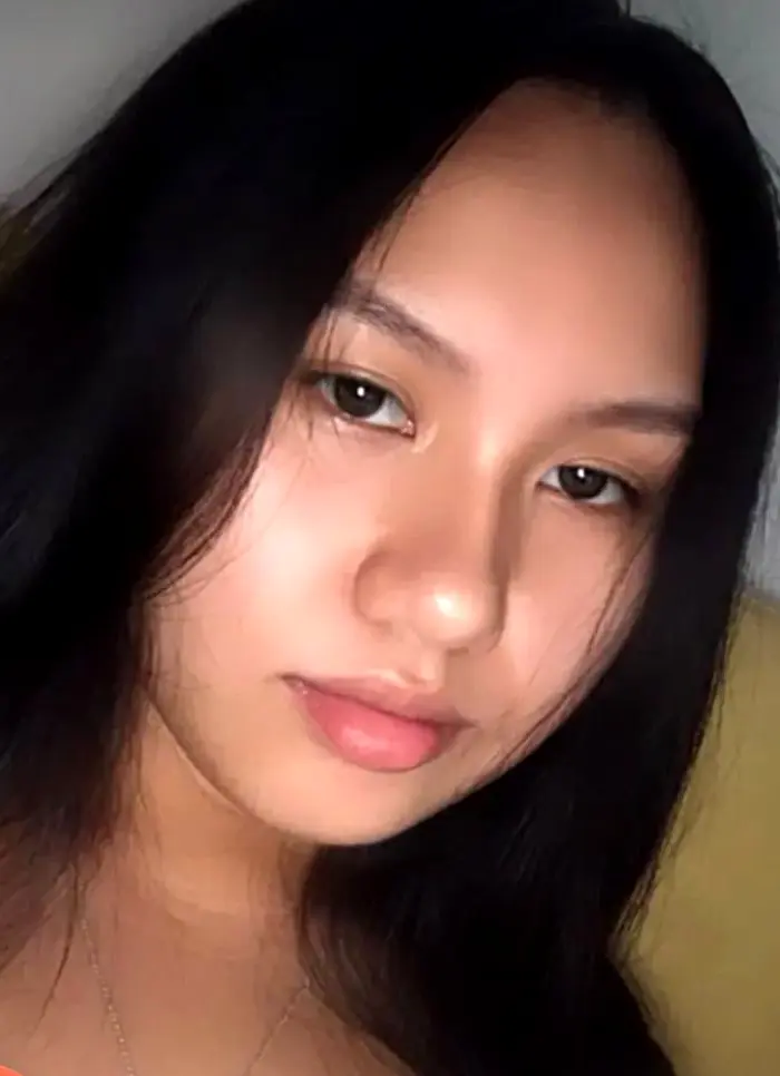Vicky R.