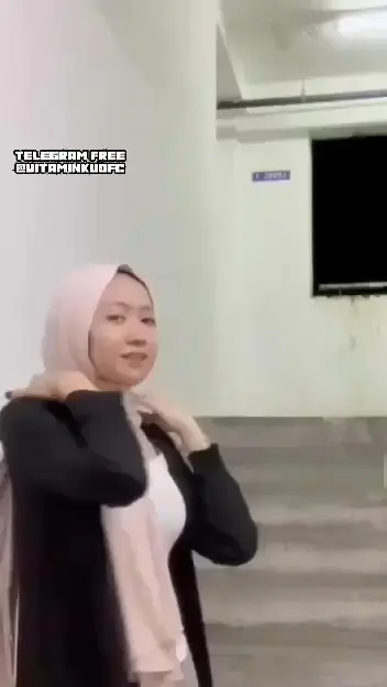 Tudung Malay 22 - 03 - frame at 0m4s.webp