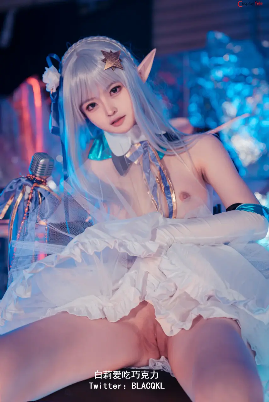 Blacqkl-cosplayy-Emilia-–-ReZero-22_result.webp