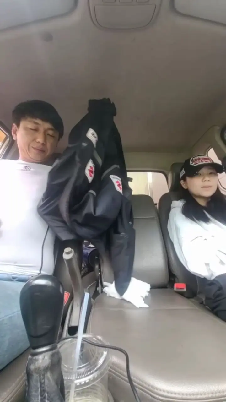 --.mp4_000300213-864x1536.webp