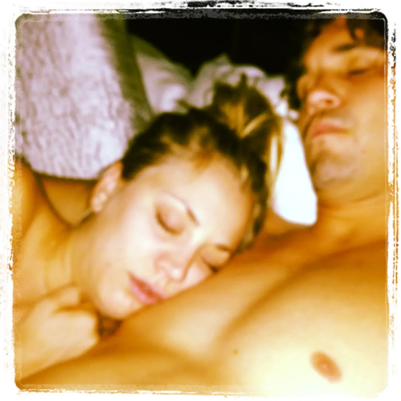 2013.08.30_23.49.38~Kaley Cuoco (22).webp