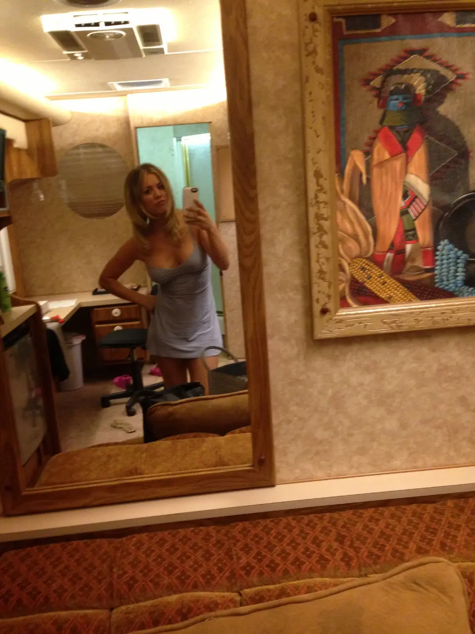 2013.09.16_07.35.43~kaley-cuoco.webp