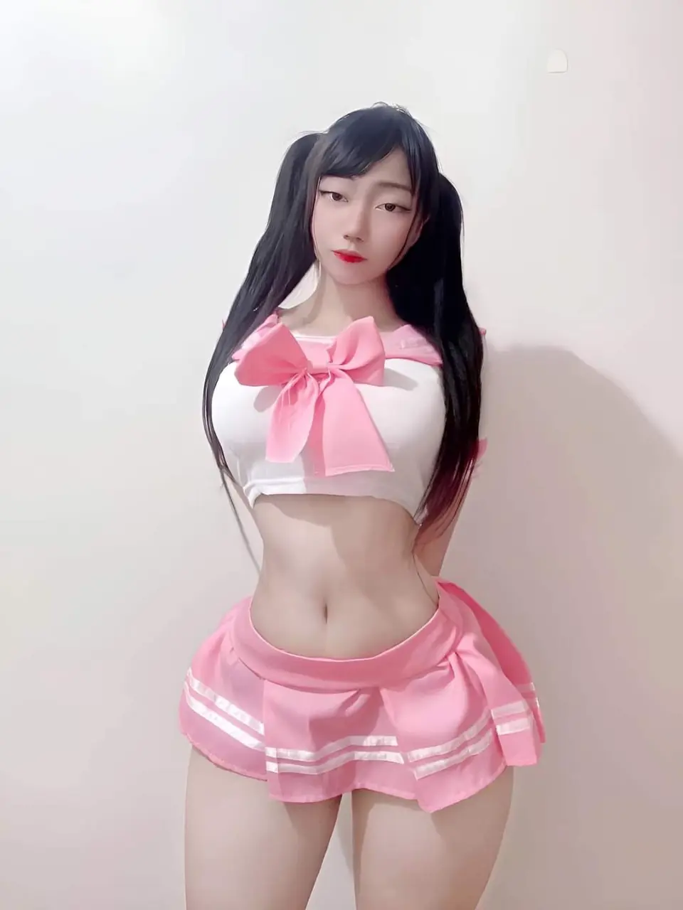 928383-KjJKSbnm.webp