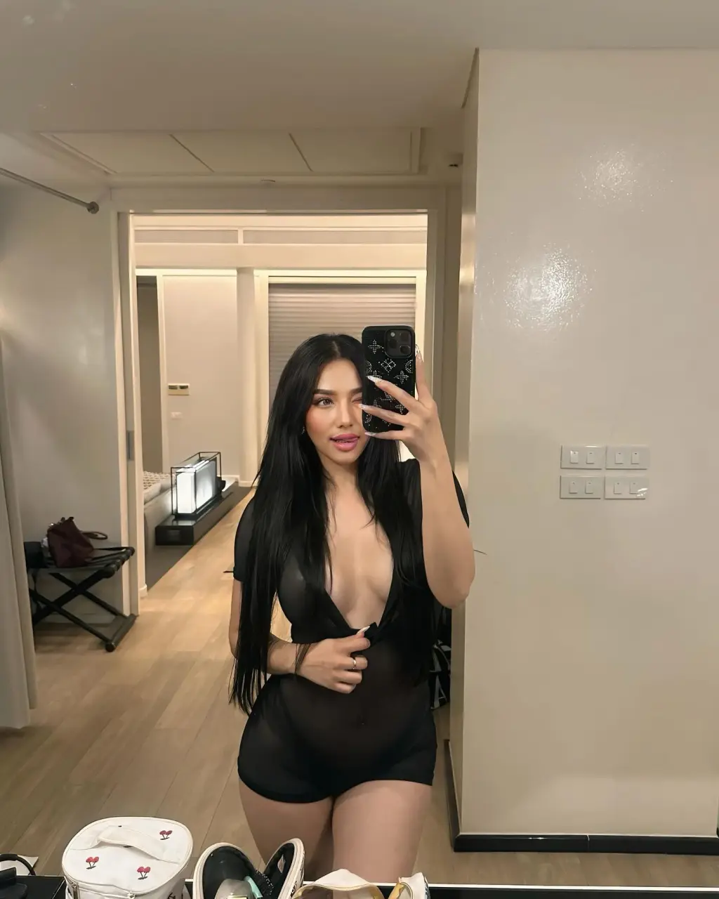 farhoneyvee_1744994584_3613598943378225991_51531567.webp