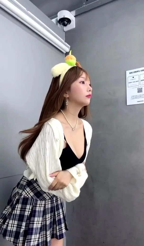 -.mov_000000997.webp