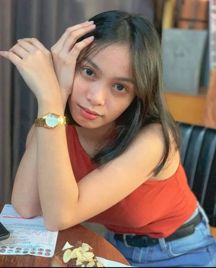 Aira Estrada | REKTA