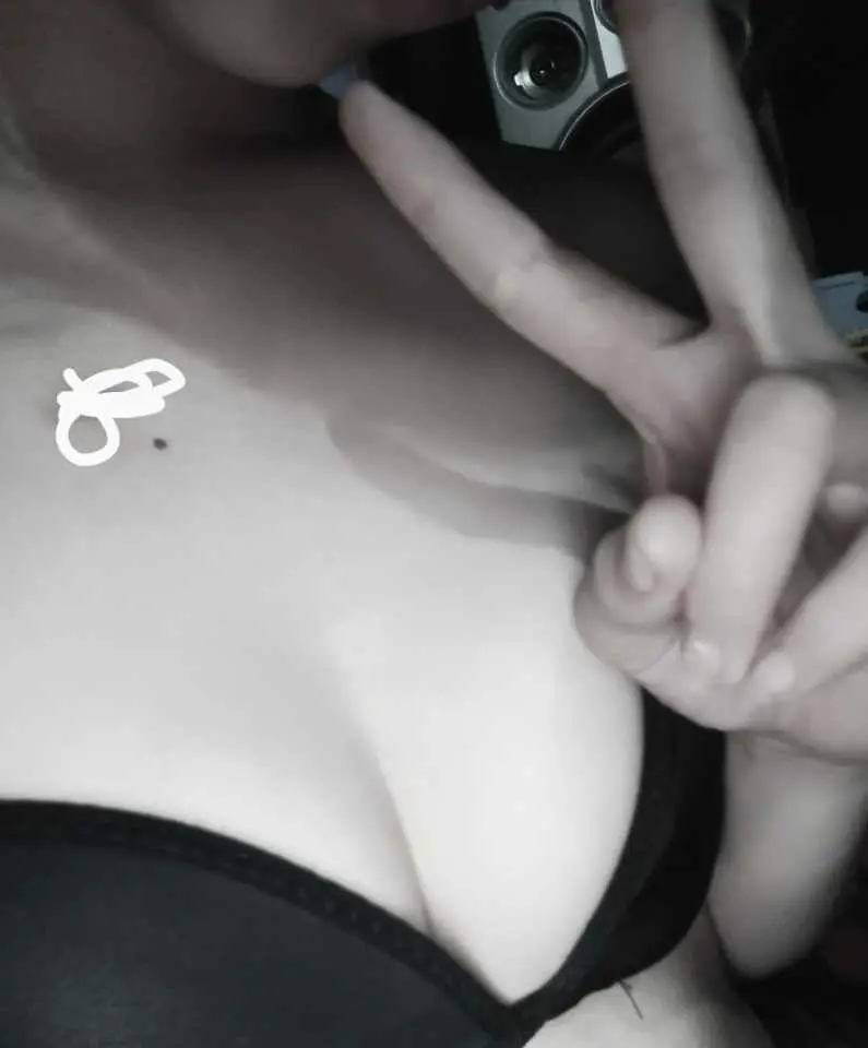 Nagpasend ng viral video sabi ko swap kami ng nudes nya with peace sign para legit na sa kanya galing.
