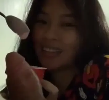 Rekta yogurt toppings sa matabang burat