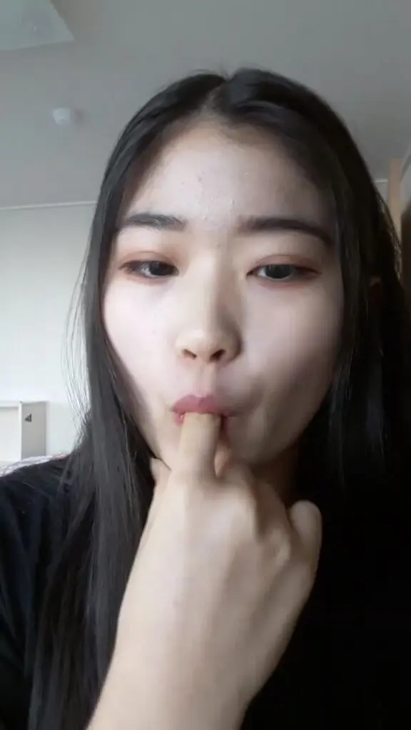 received_382767629124146.mp4_000000166-576x1024.webp