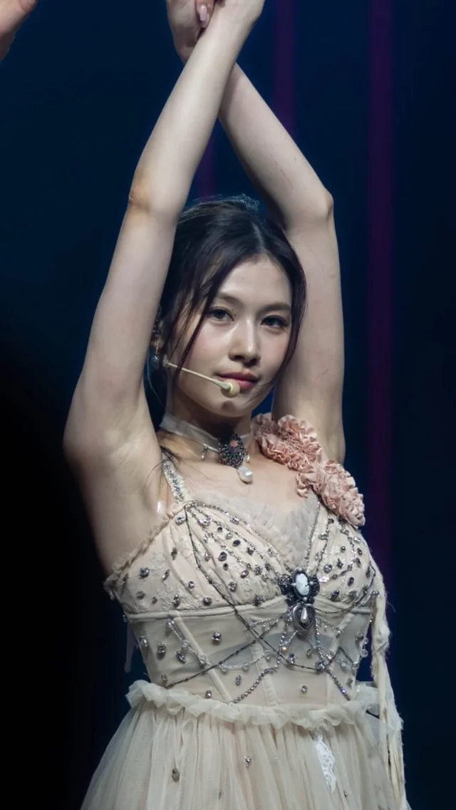sana-twice-v0-ijaqa3hqgd6e1.webp