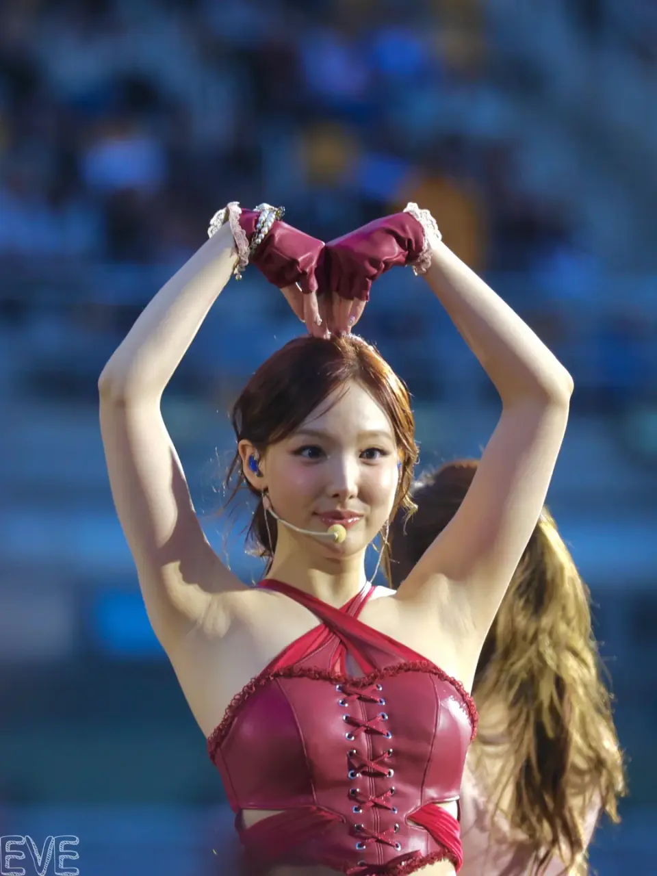 twice-nayeon-v0-3i14553v4rxe1.webp