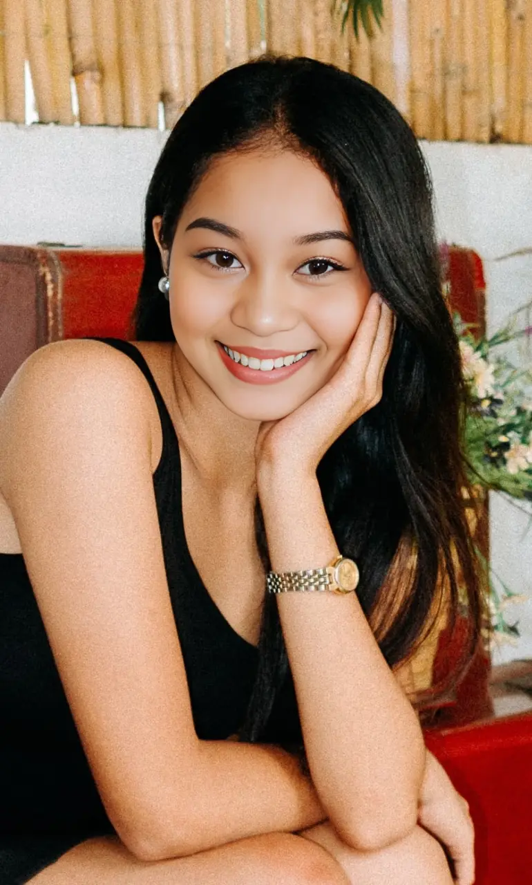 Rhiane Flores - Hakdoggggg (2).webp