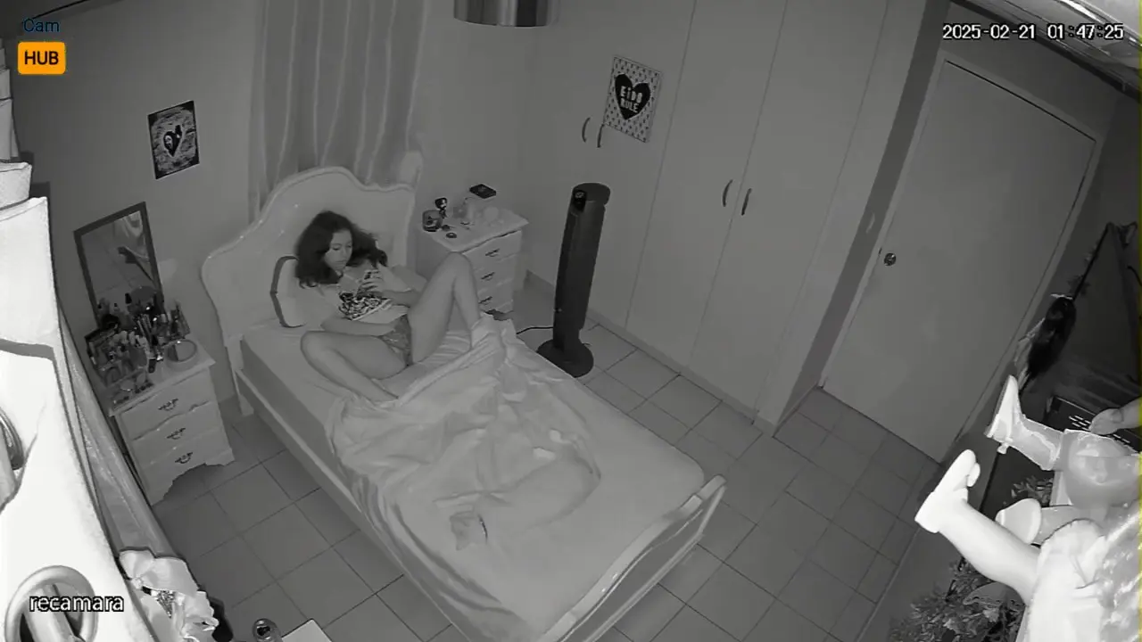 HCM - IPCam girl mast - ThisVid.com - frame at 0m0s.webp