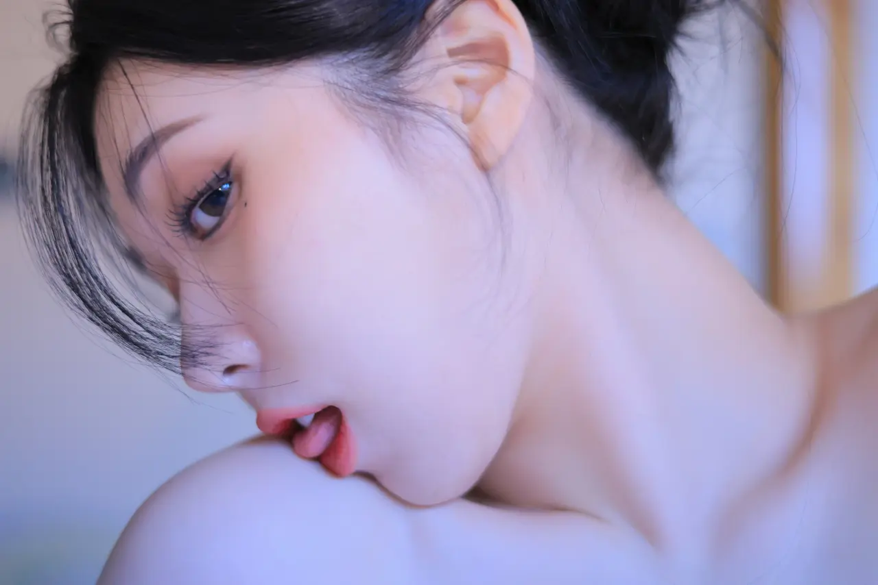 Yeon-Woo-Heat-Anal0u-041.webp