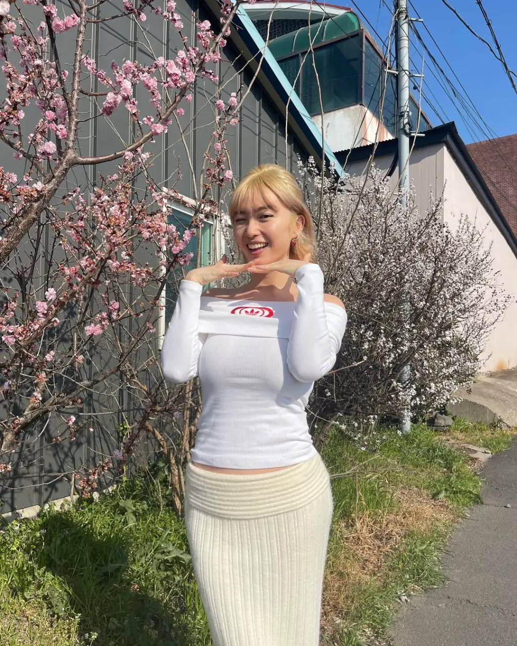 🏝️ #blond is serving me good (3).webp