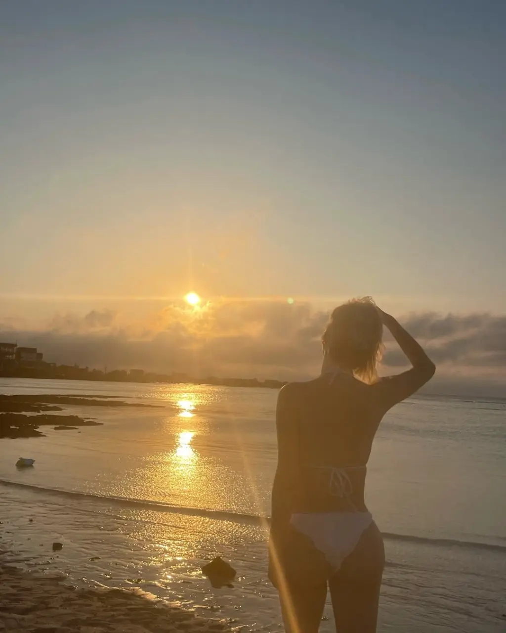 🏝️ #blond is serving me good (2).webp