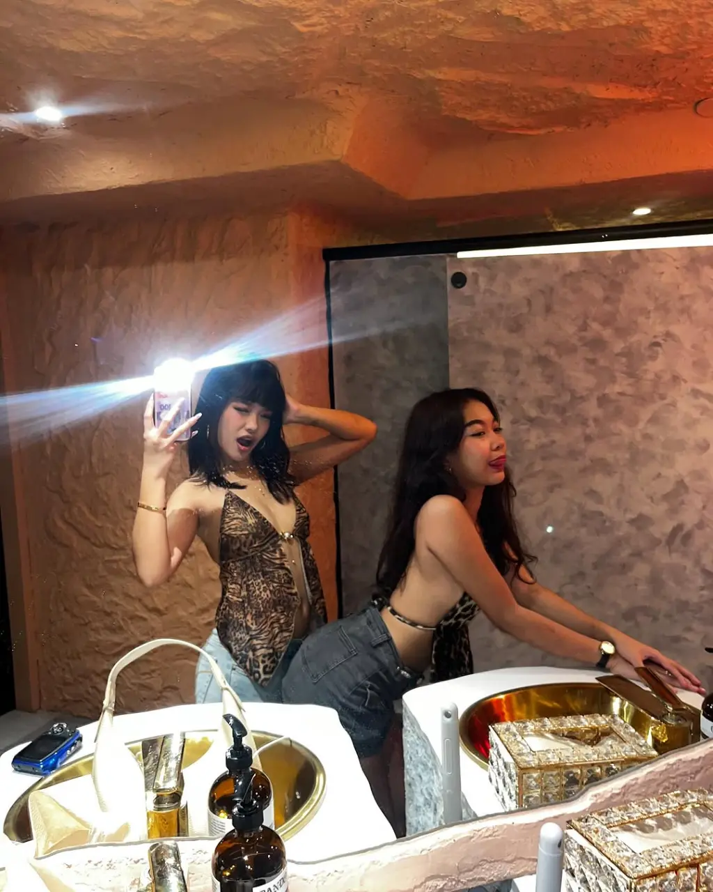 Pag eighTEEN na, hubadera era na