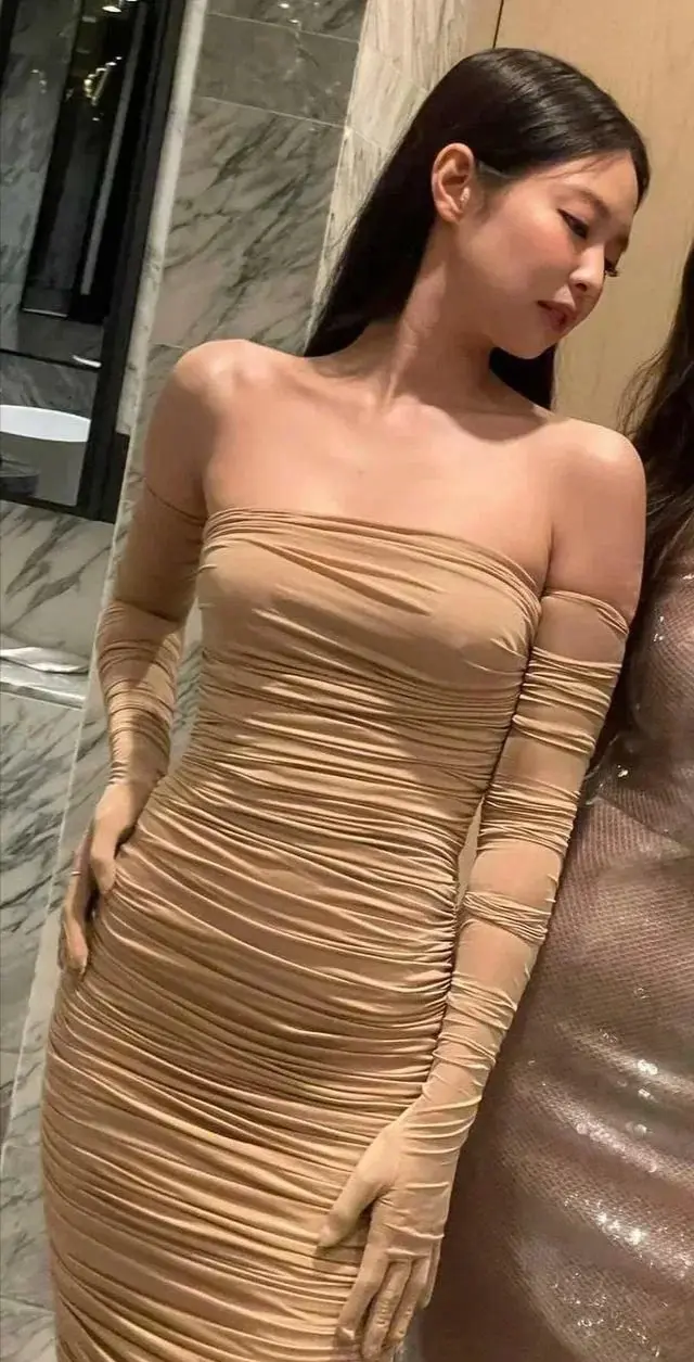 J3NN13 (hooooot pokies)