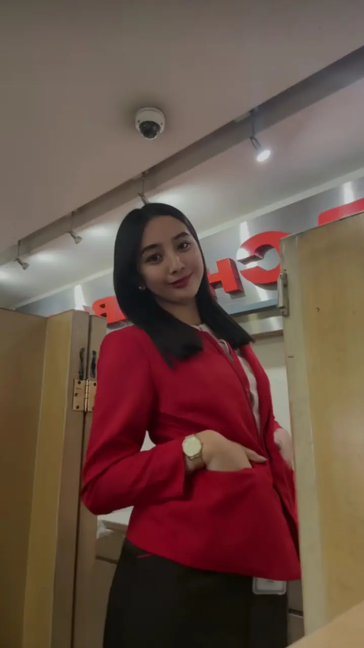 Grabe yong teller ng China Bank Maganda na magaling pa mag Laro ng Ano niya....